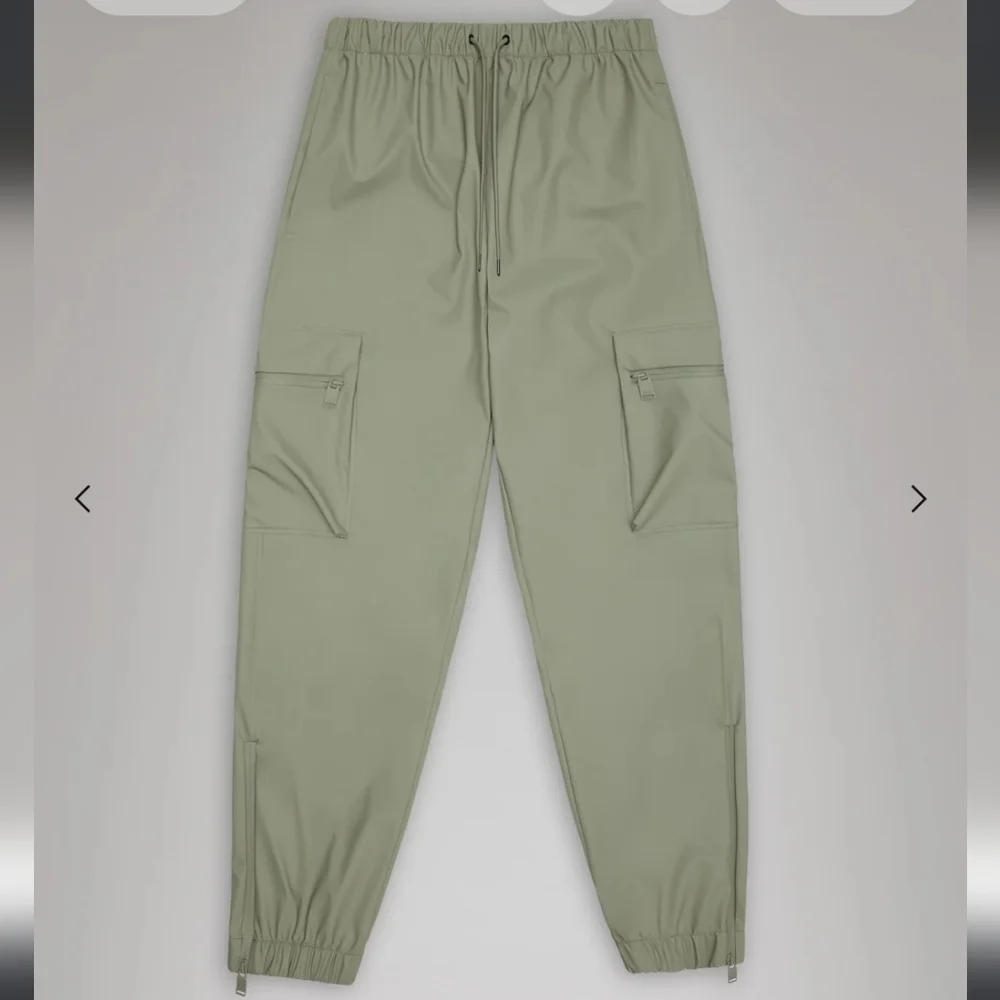 NWT! RAINS, UNISEX, Cargo Rain Pants, Regular W3, Drift, Size Small, MSRP $140